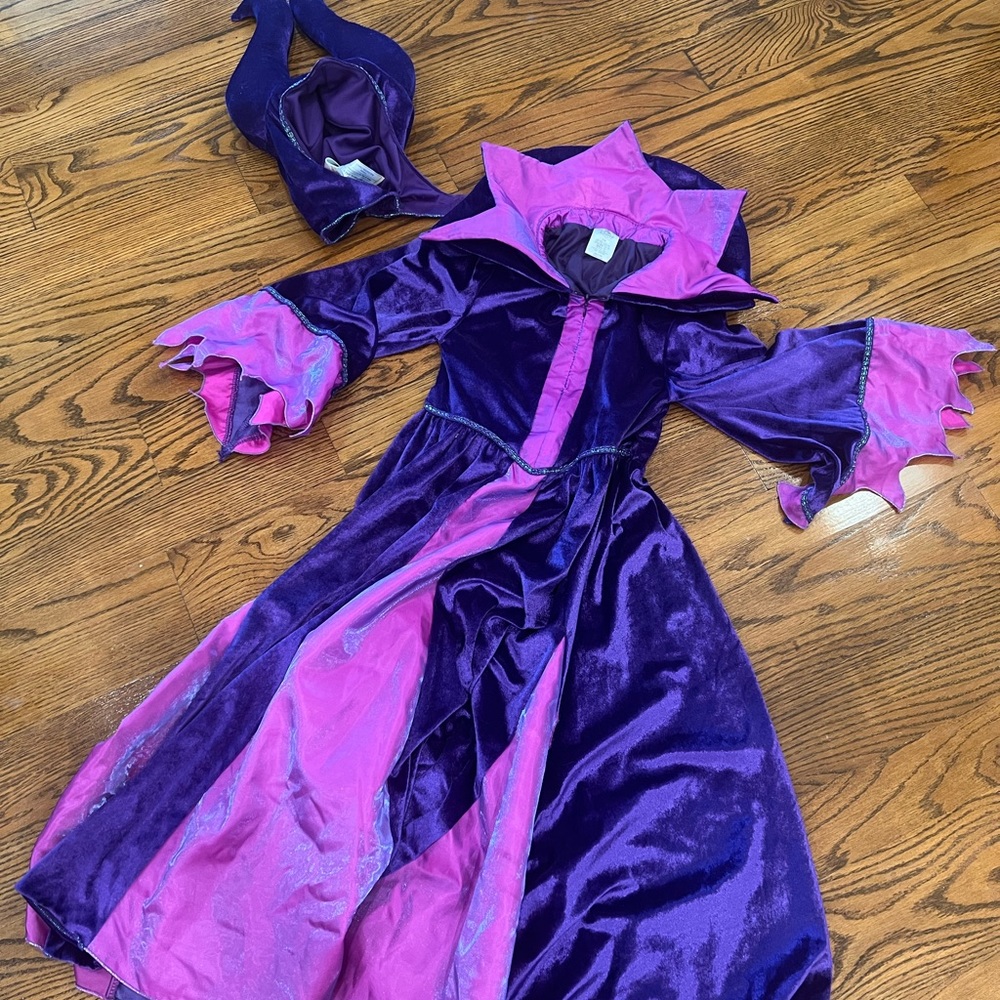 Disney Maleficent costume size 7-8 kids